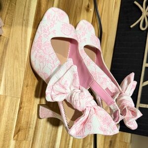 Gianni Bini Pink and White Floral Bow Slingback Heels